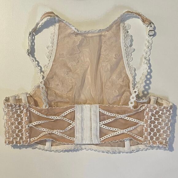 Victoria’s Secret Dream Angels Beige and White Halter Bra Size 32B - Picture 4 of 8